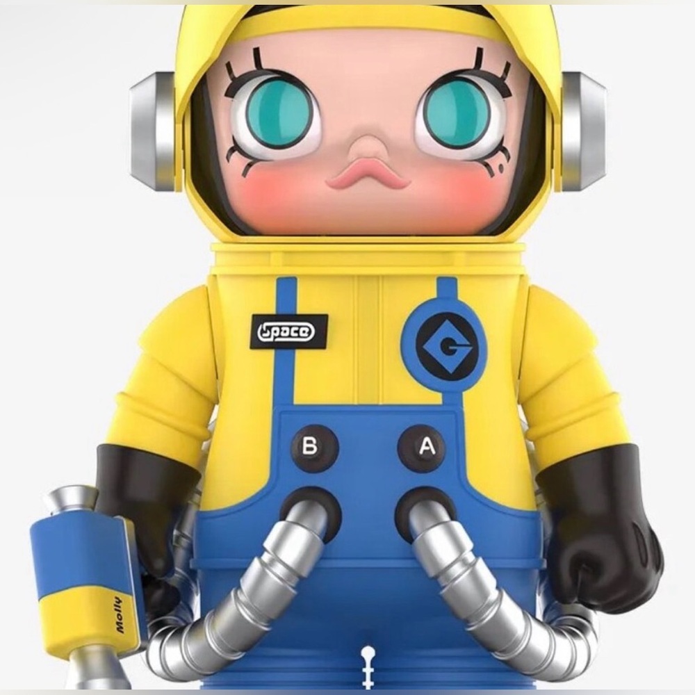 POP MART- Illumination Minions- Mega Space Molly 400% (NIB)